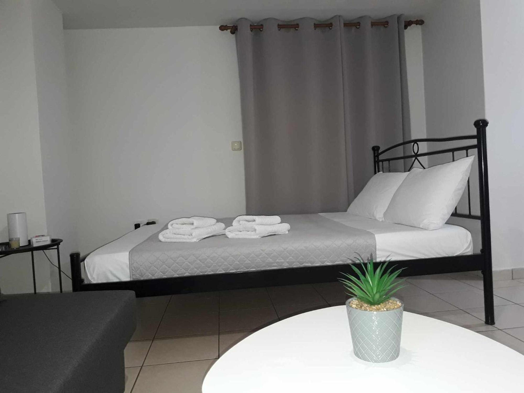 Simple, Calm And Center 2 Kalamata Exterior foto